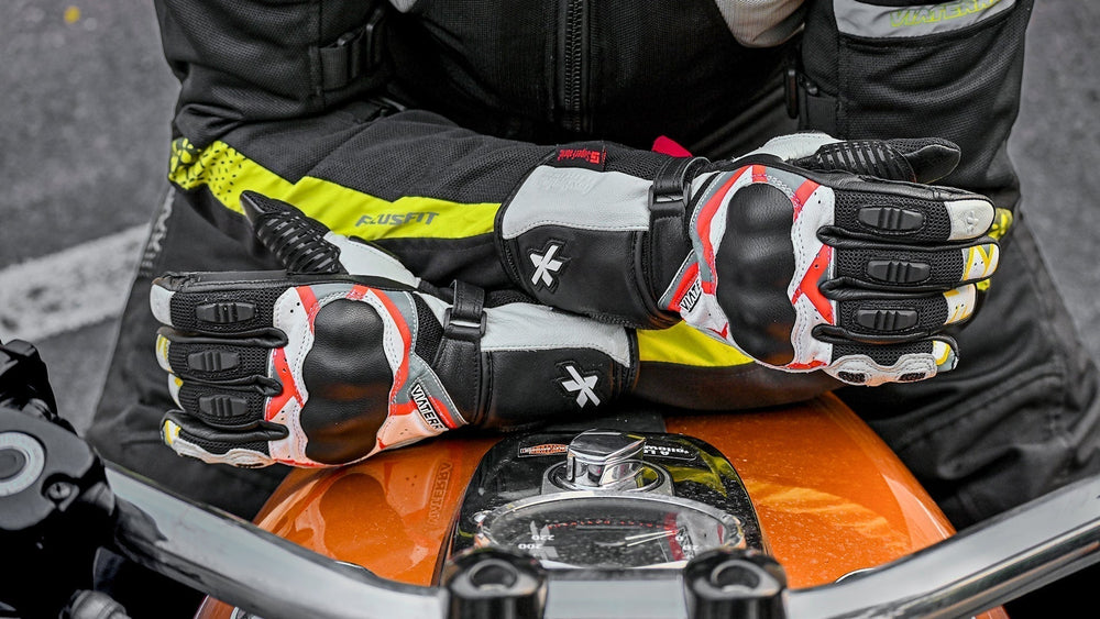 Do Motorcycle Leather Gloves Stretch? What Riders Should Know Before Buying