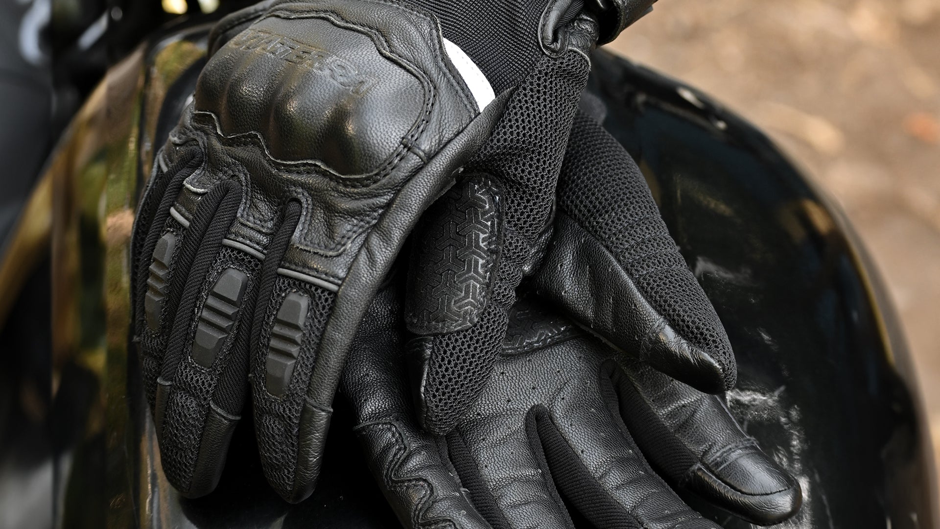 FINDING YOUR GLOVE SIZE