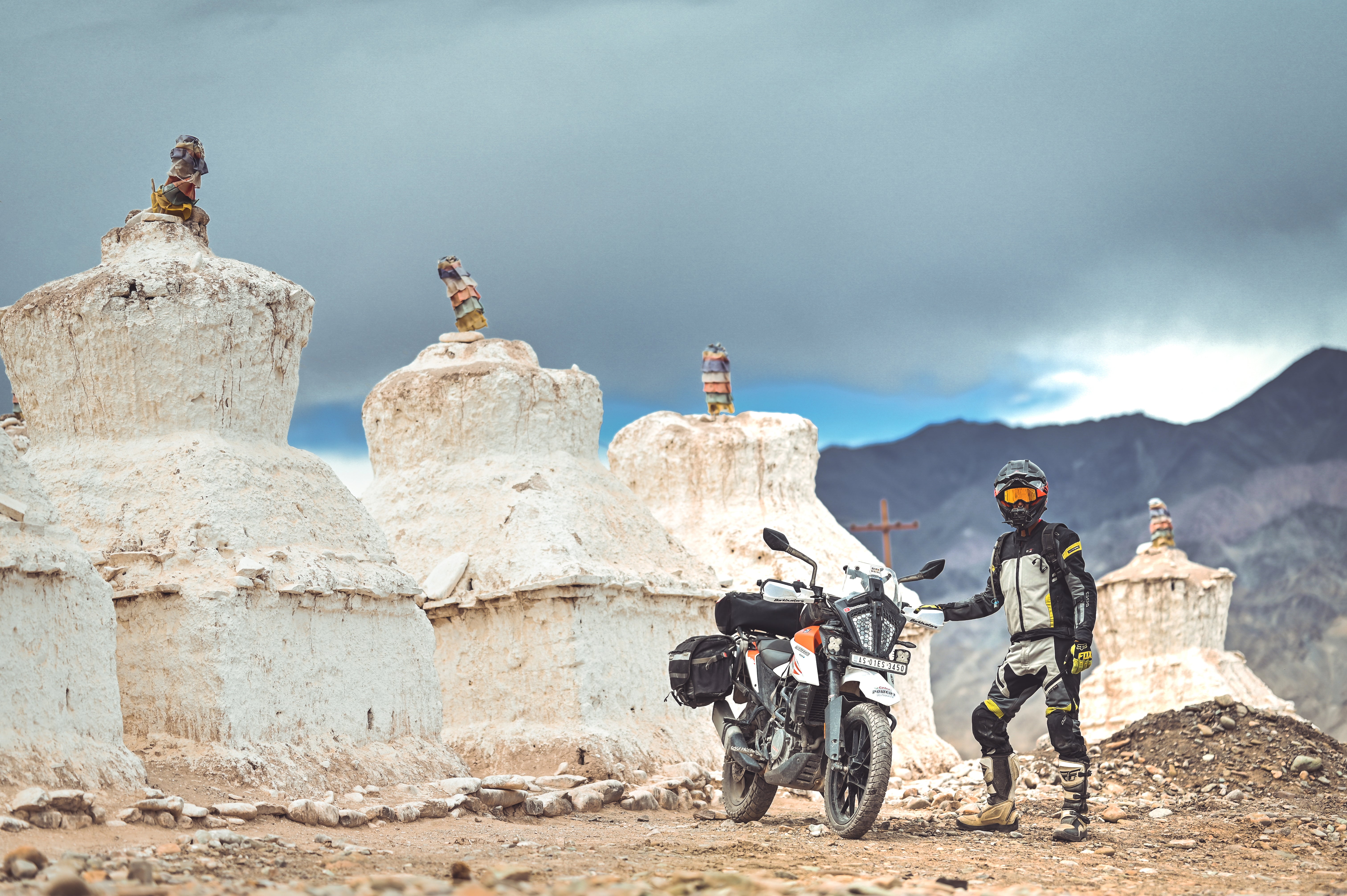 MINIMALIST MOTORCYCLE TRAVEL