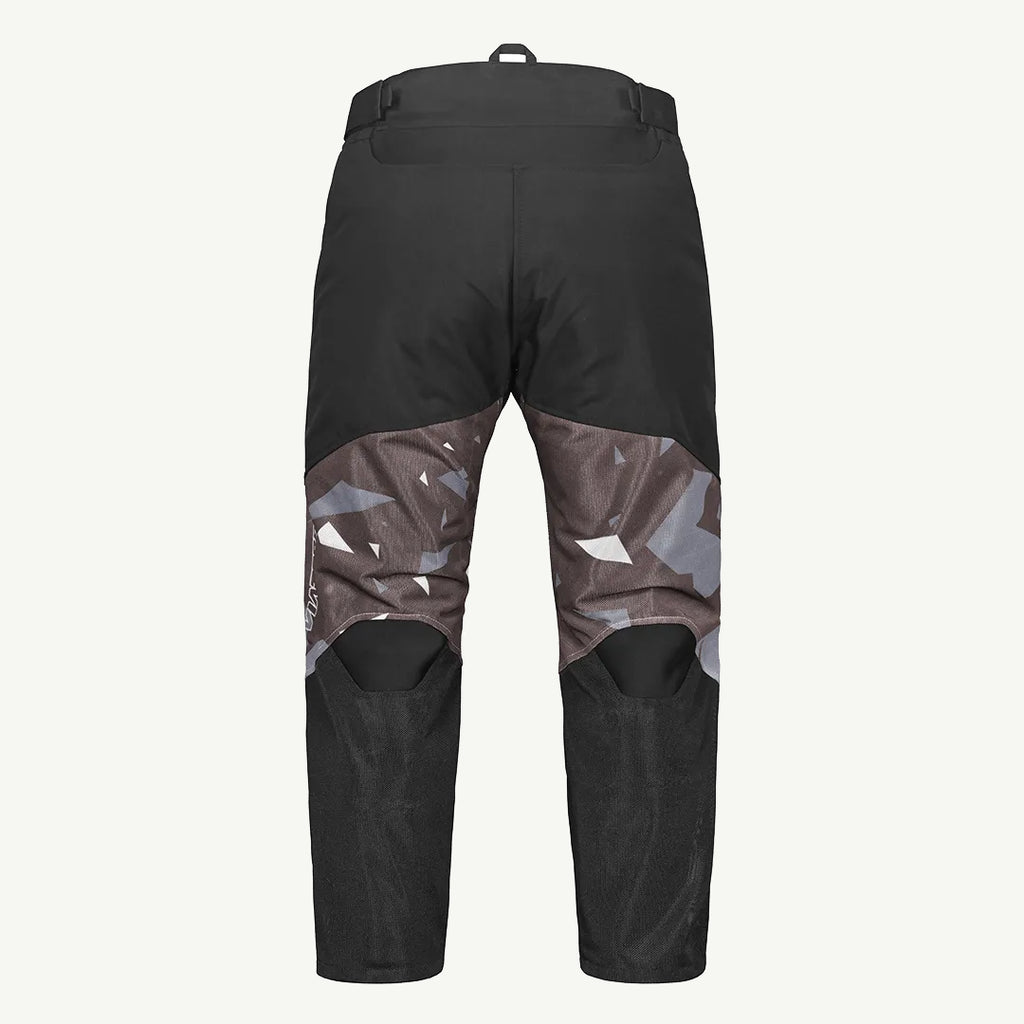 color_common Black and camouflage-patterned pants on a white background