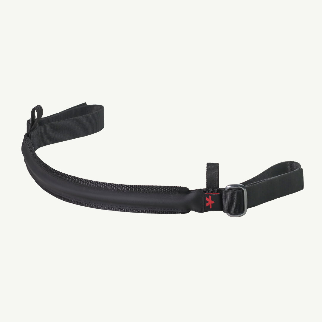 color_black A black adjustable waist strap with a padded center section, a metal buckle, and a small red logo, shown on a light off-white background.