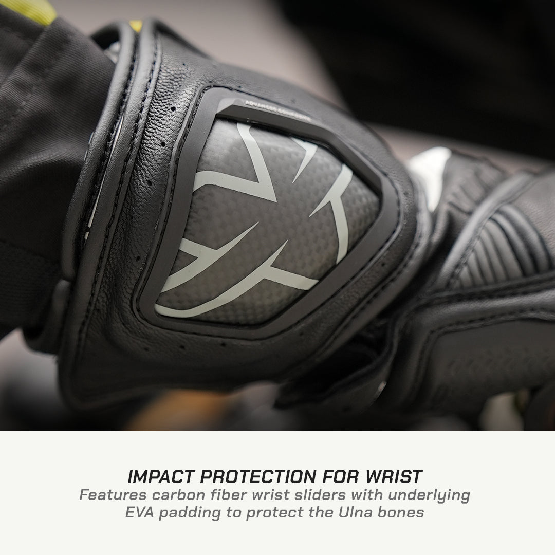 color_common Black wrist guard with carbon fiber pattern and EVA padding, featuring text on impact protection.