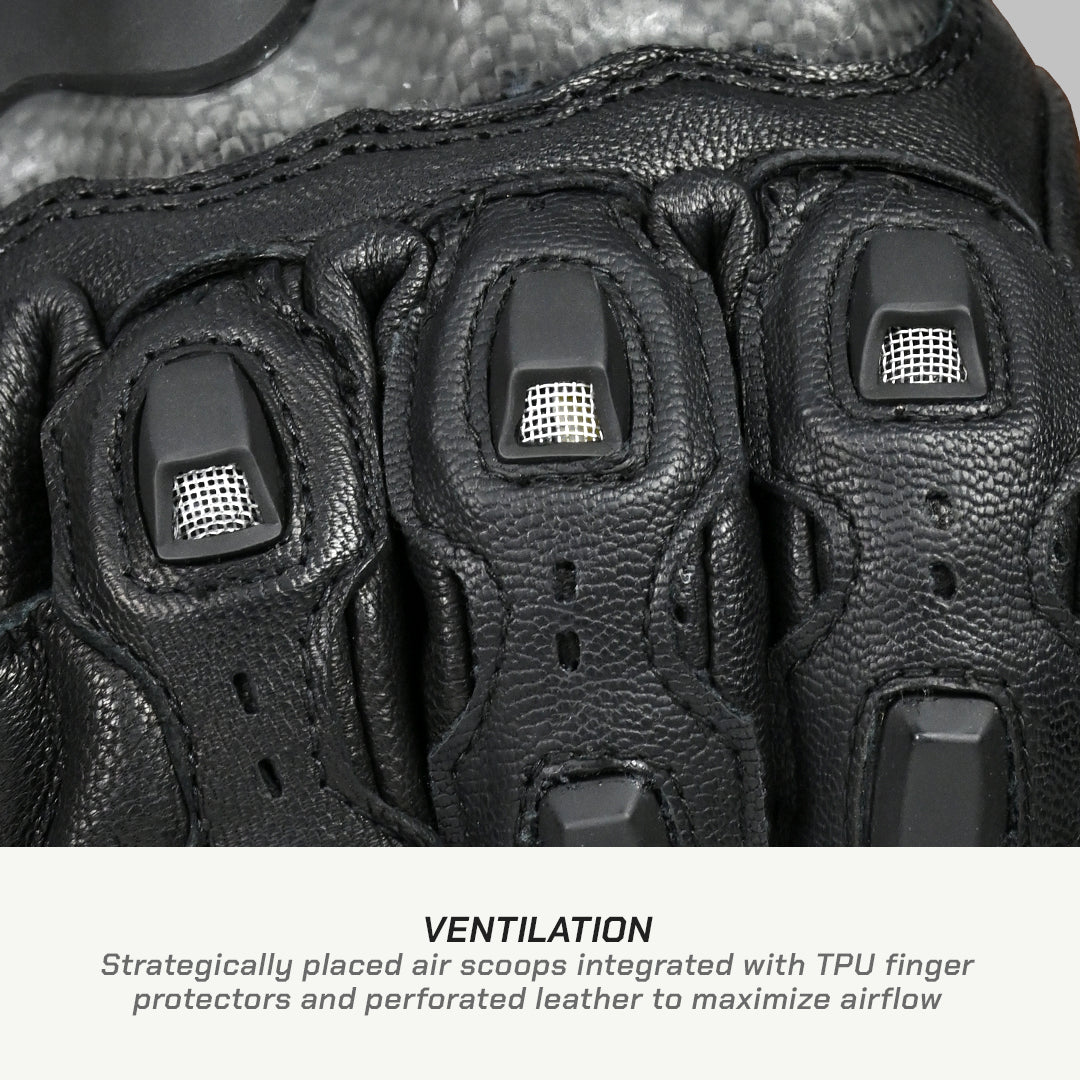 color_common Close-up of black motorcycle gloves with ventilation features and text describing their design.
