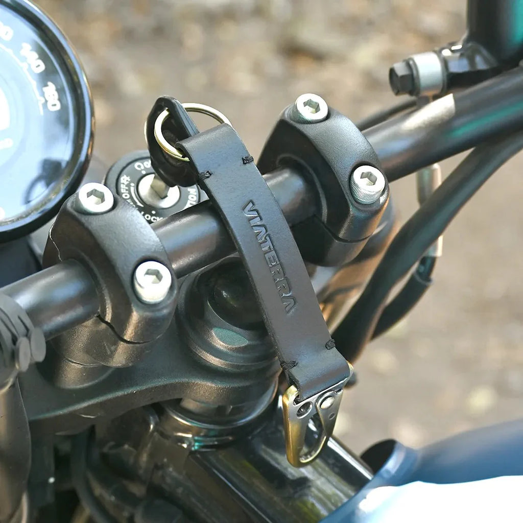 color_common Adventure-Ready Leather Key Case