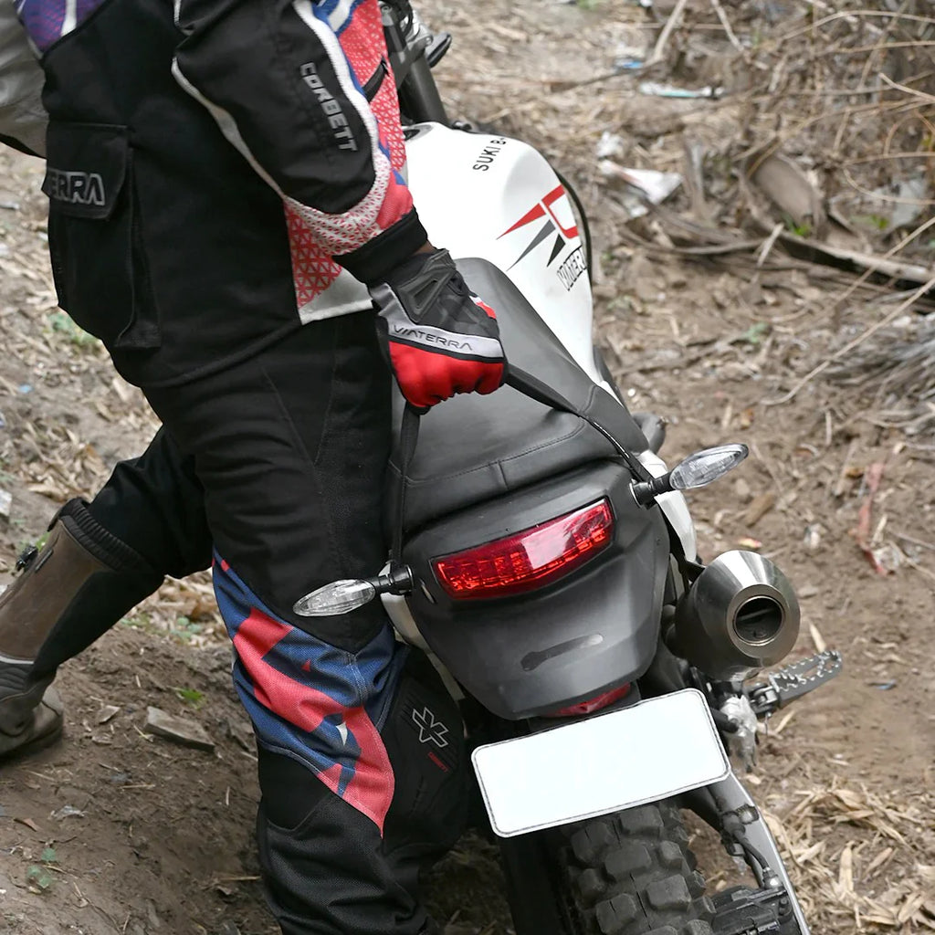 color_common Xpulse 200 Rear Carry Strap