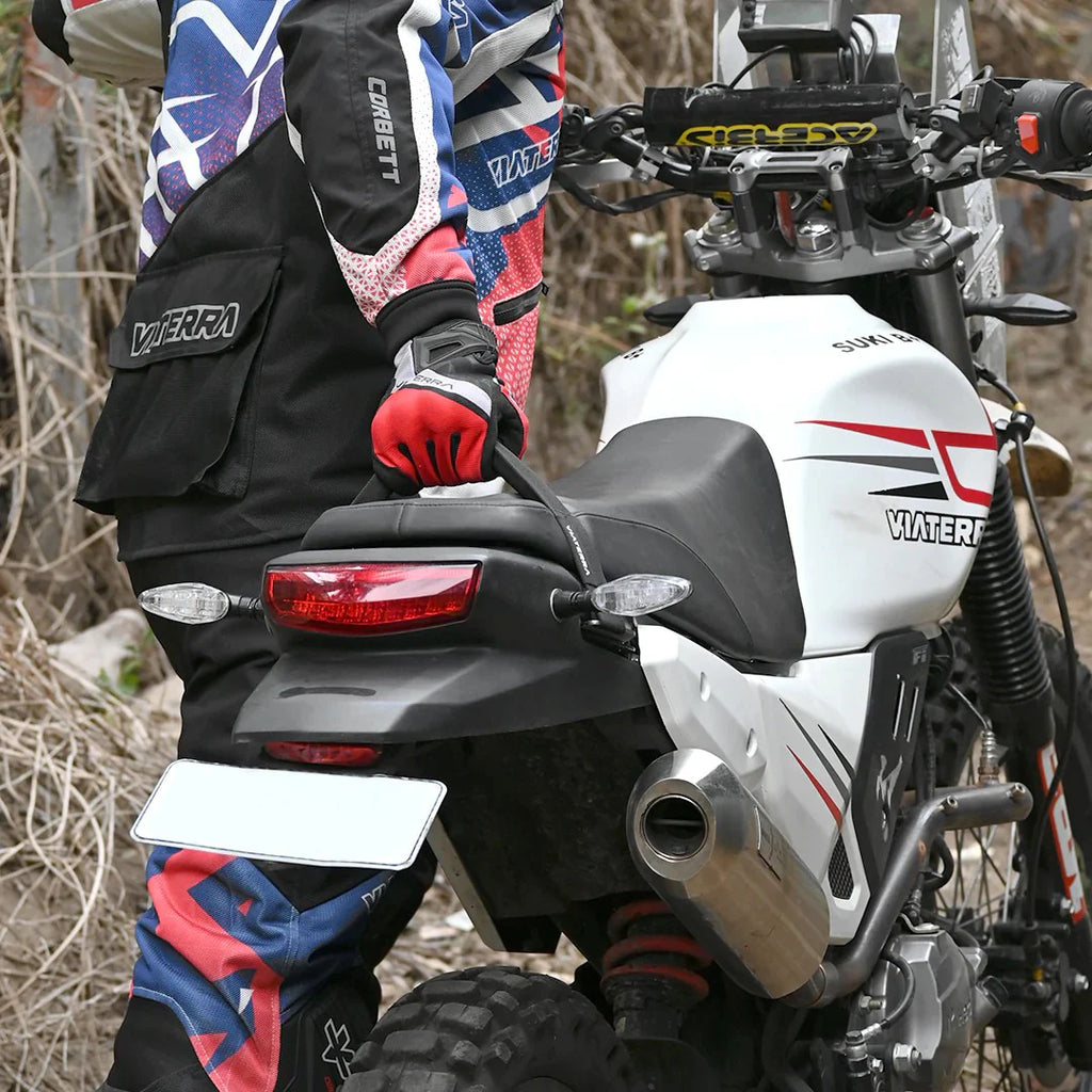 color_common Xpulse 200 Rear Lift Strap