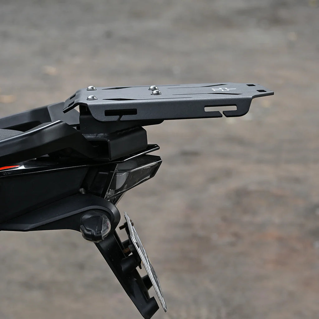 Beta 390 Rrs Rear Rack color_common Close-up of a motorcycle exhaust system
